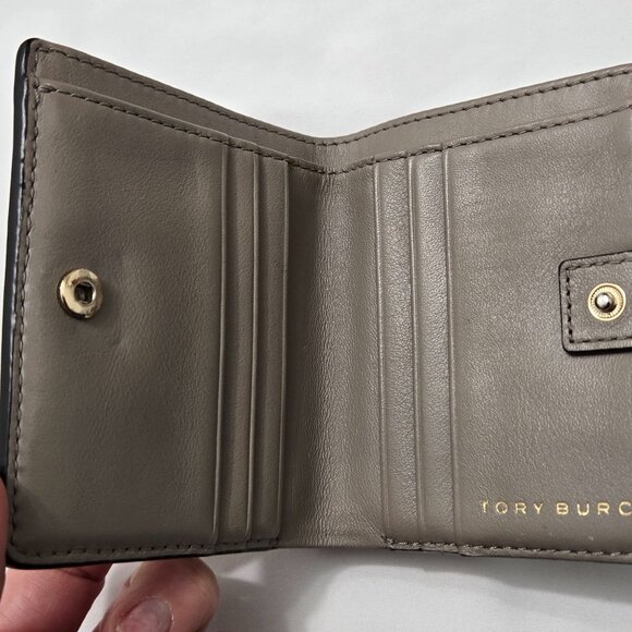 Tory Burch Gray Leather Wallet Peace Sign Heart Zip Coin - Picture 15 of 16